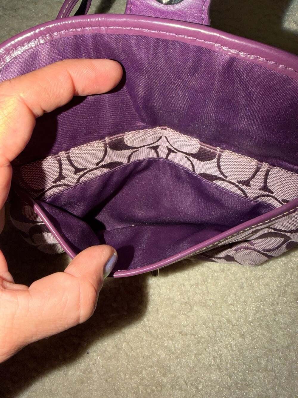 Vintage TurnLock Coach Signature C Purple Canvas Wristlet - Picture 2 of 4